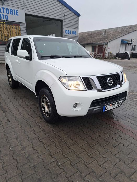 Nissan Pathfinder 2.5 diesel 7 locuri an 2010 4x4 euro4