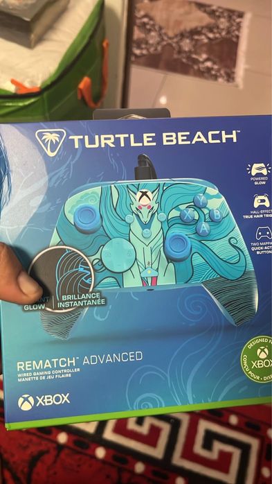 Vand manete de xbox ..