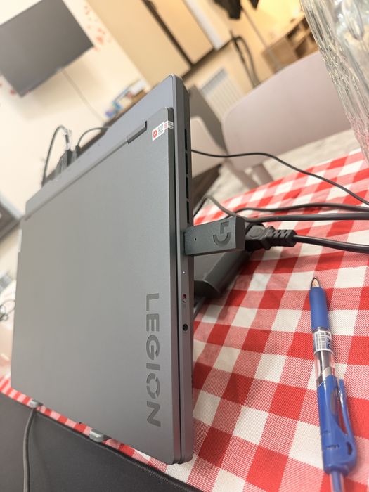 Lenovo Legion y7000