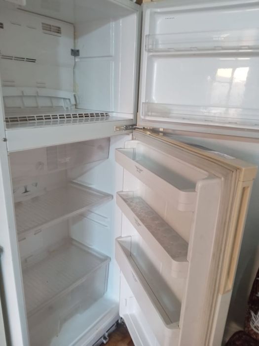 Продам холодильник