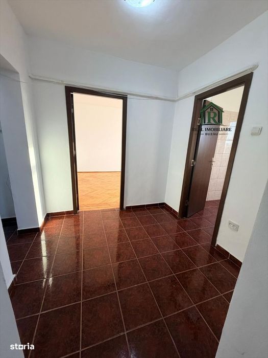 Apartament 3 camere, decomandat, disponibil imediat !