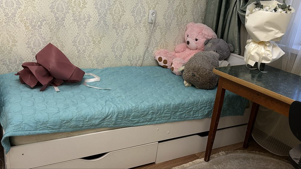 Кровать бу белая