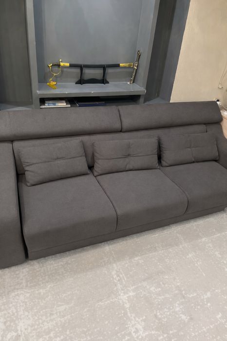 Диван с двумя креслами