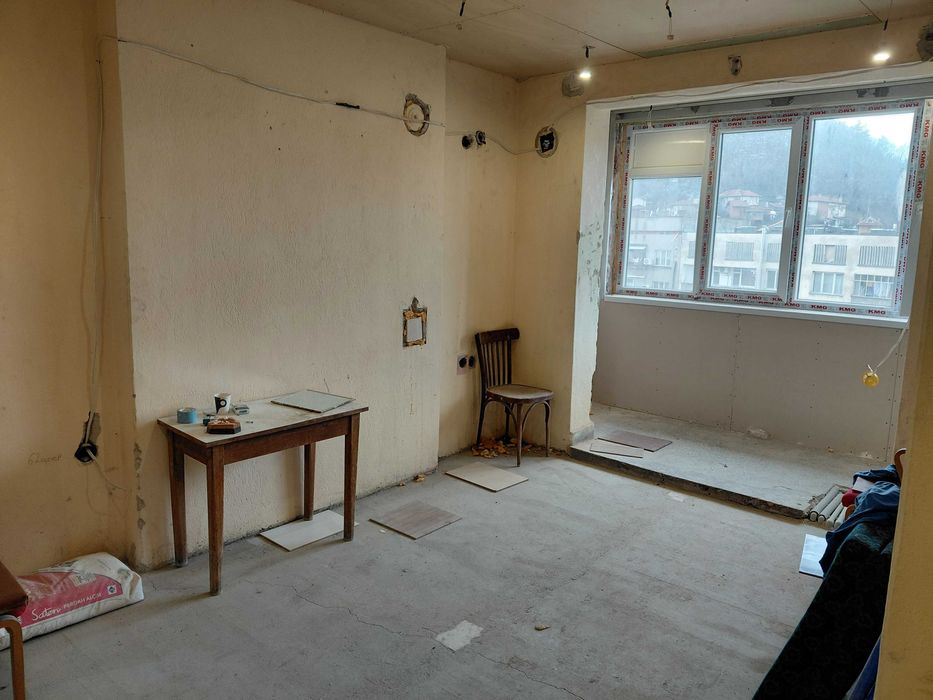 Продава се Тристаен апартамент в Габрово, Център - 117 кв.м за 279 €/кв.м - Снимка #3