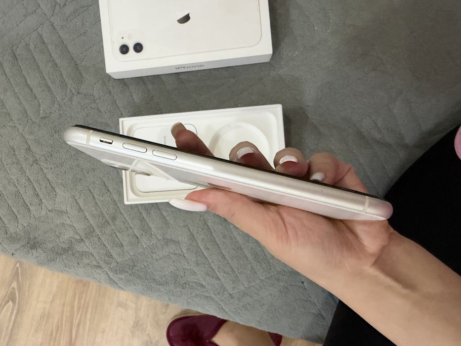 Продам iphone 11