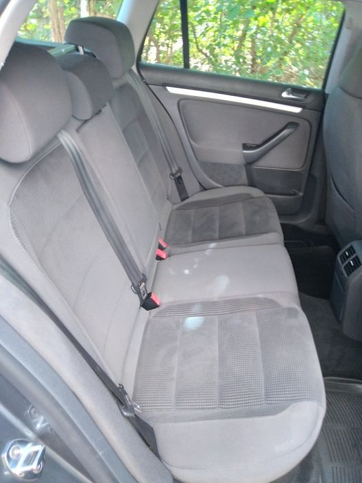 Vând Volkswagen Golf 5