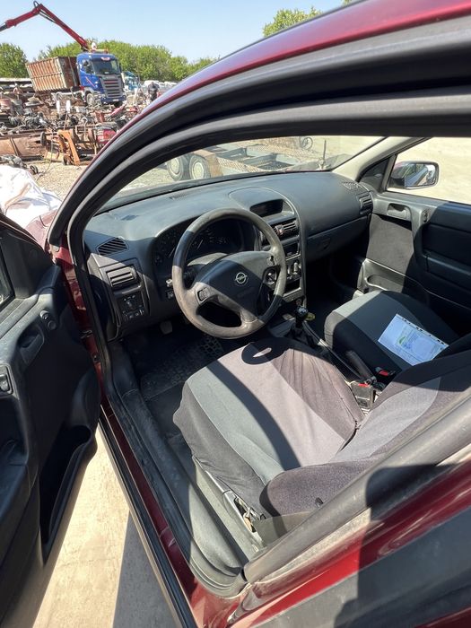 Opel Astra 1.6 НА ЧАСТИ