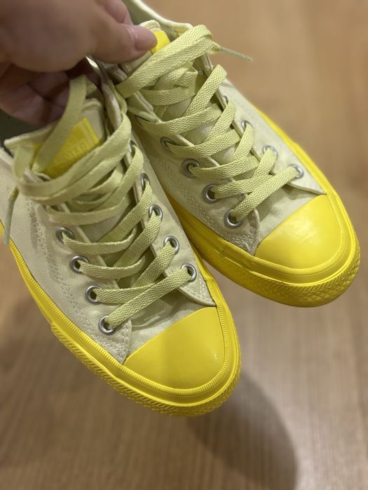 Tenisi Converse impecabili