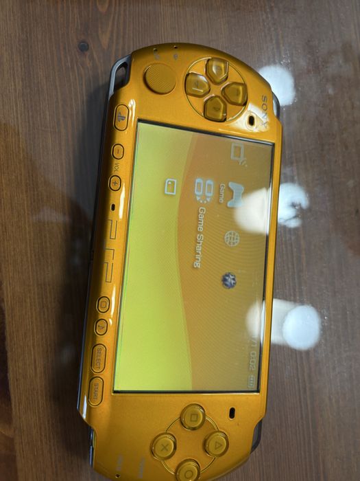 PSP 3000 impecabil, culoare rară Japonia