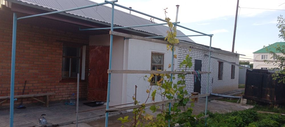 Продам жилой дом с пристройкой бани.