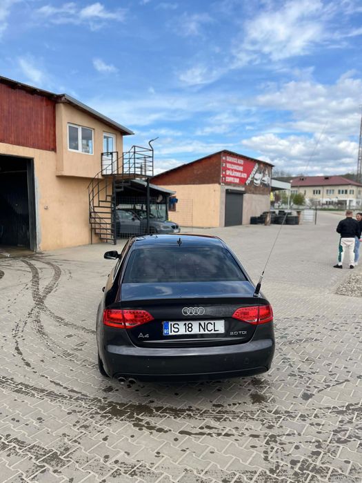 AUDI A4 2010 — imagine 2