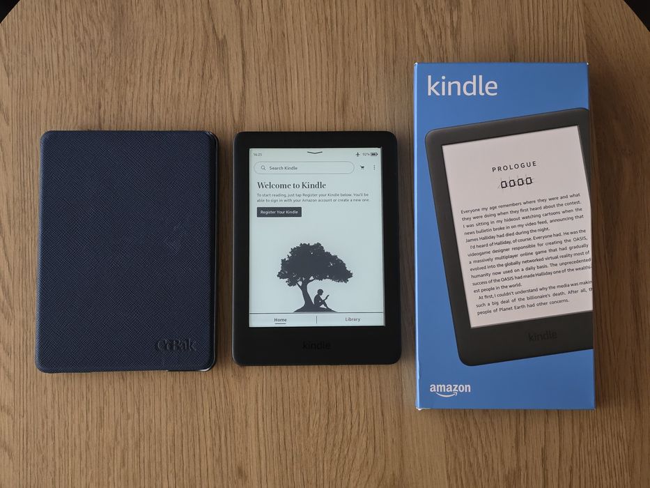 Amazon Kindle 10th Gen (с подсветка) + оригинален калъф, кутия и кабел