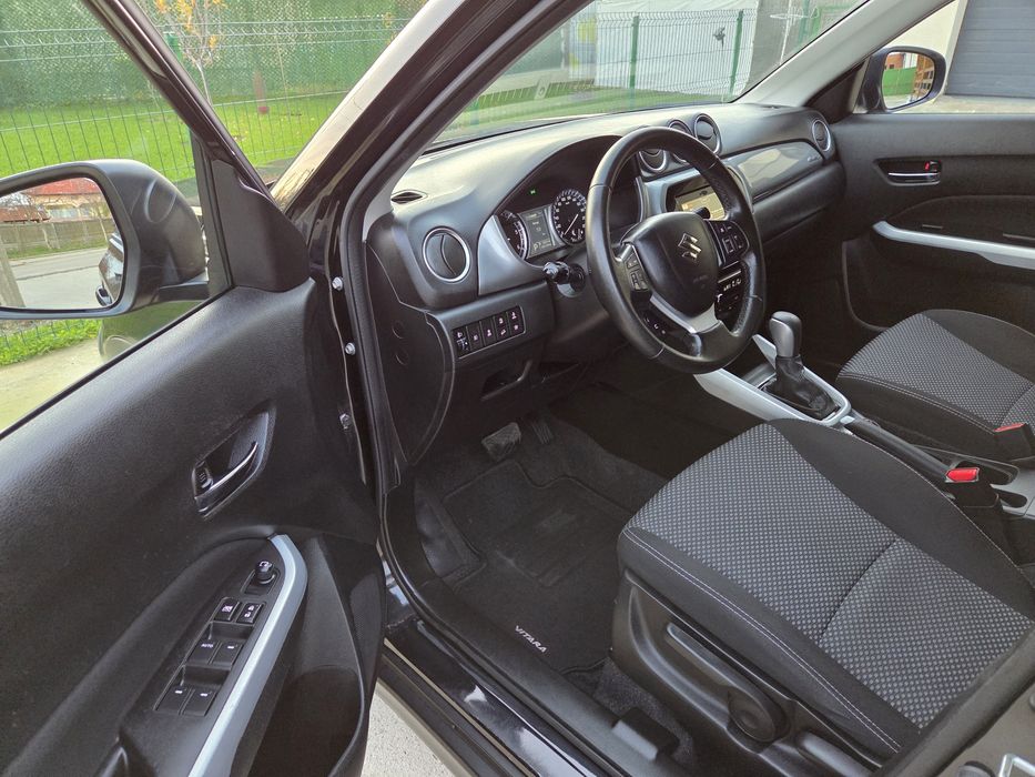 Suzuki Vitara  / 1.6 Diesel / 4x4 / Distronic  / Camera spate