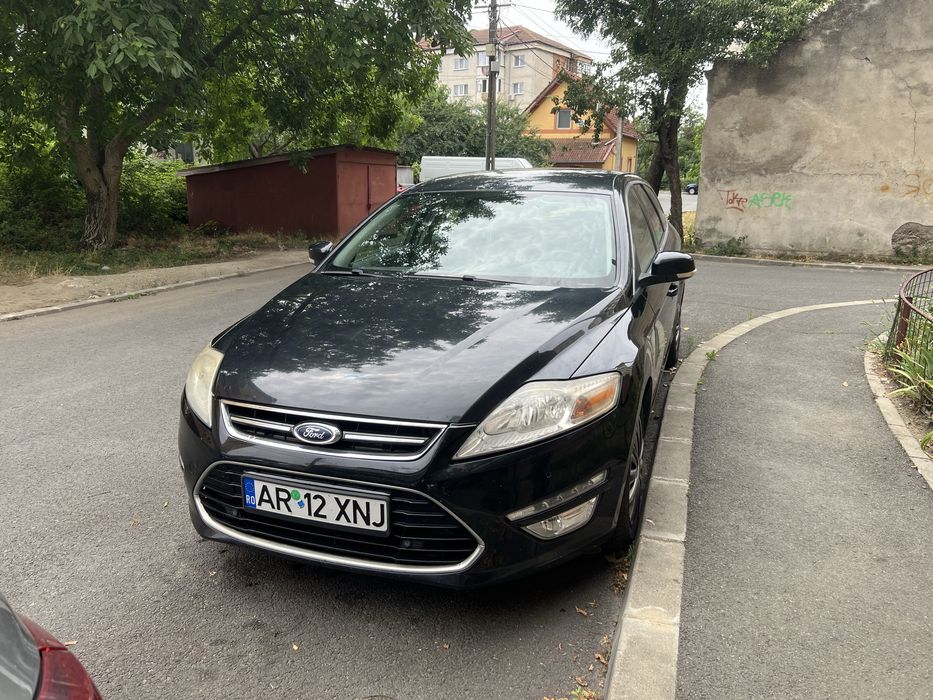 and Ford Mondeo Titanium 2011