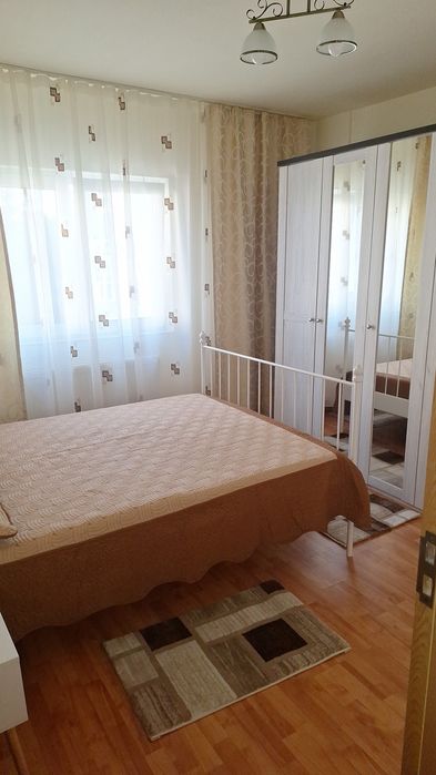 Închiriez apartament cu două camere