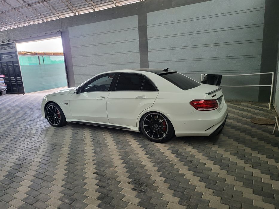 Mercedes w212 e63 amg original