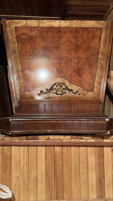 Сутлья и стол для гостиннлй