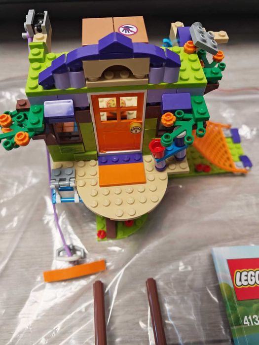 LEGO Friends - Casuta din copac a Miei 41335