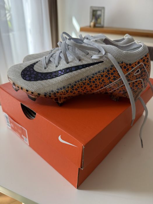 Ghete fotbal nike marime 37