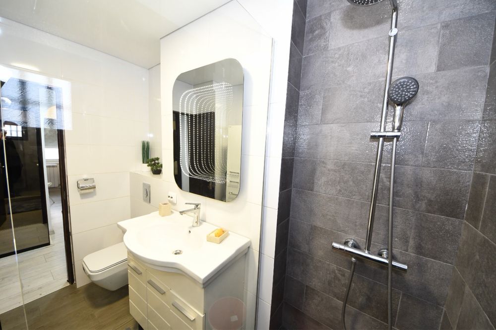 Se Vande Apartament la cheie !!!