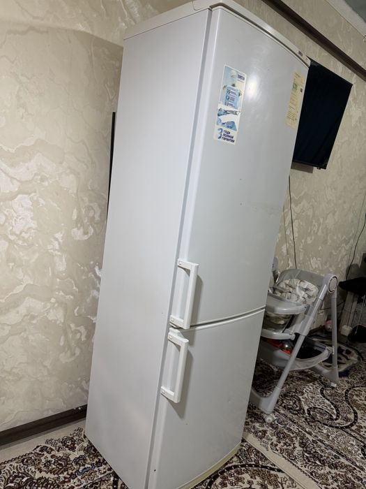 Срочно продам холодильник Атлант