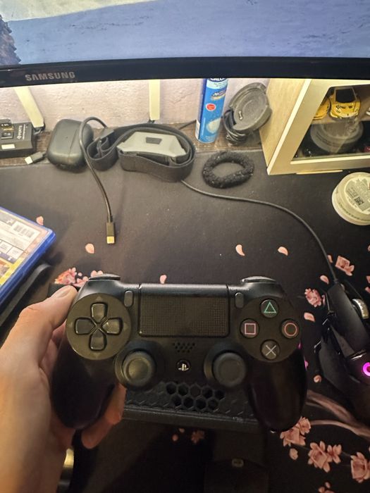 playstation 4 + jocuri + suport + plus casti playstation