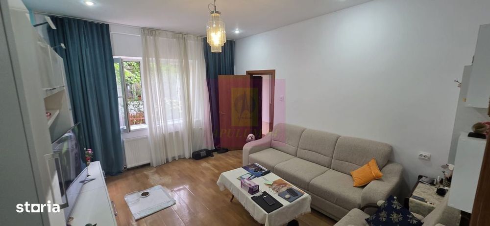 Apartament 2 camere de vanzare in Sinaia — fotografia 1