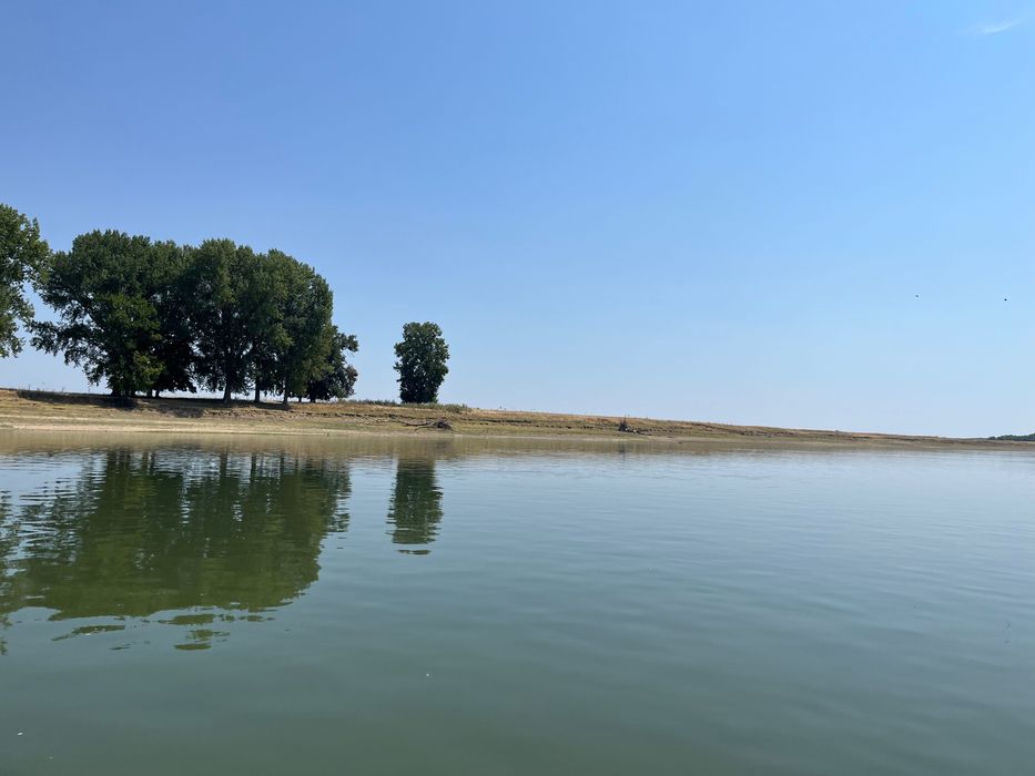 Teren pe malul Dunării