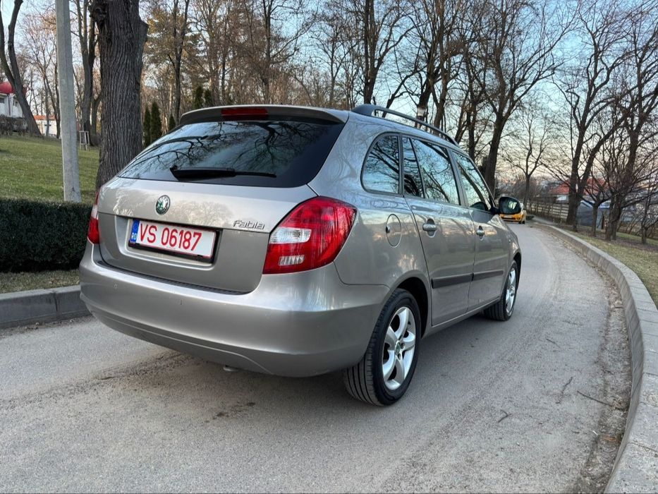 Skoda Fabia 2012 • 1.2 Benzina • 155.000 km • AC • Navigatie