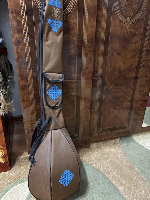 Домбыра сатылады