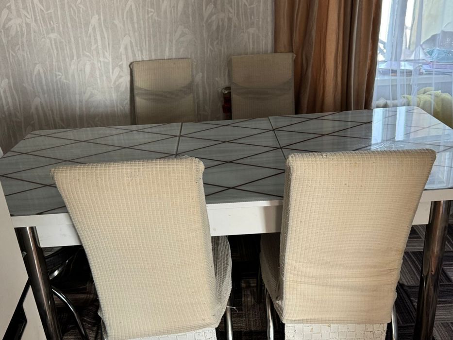 Продам стол и стулья