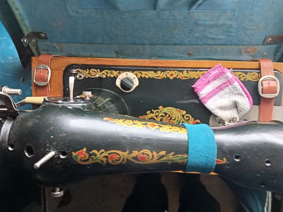 Продам швейную машину