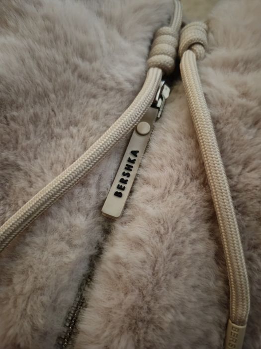 Пухкаво яке Bershka