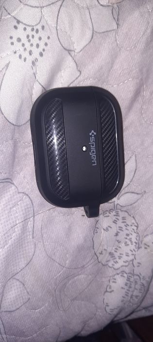 Беспроводные наушники spigen