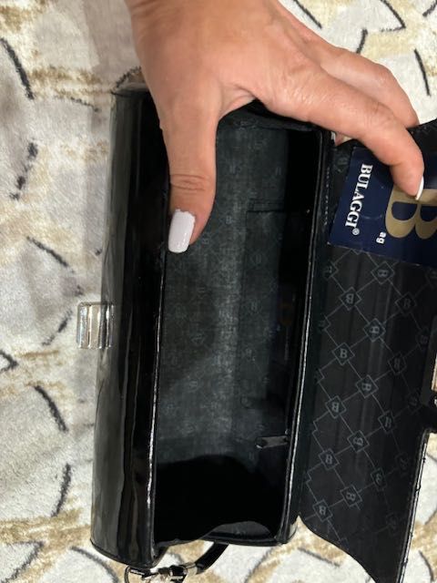 Малка дамска чанта.