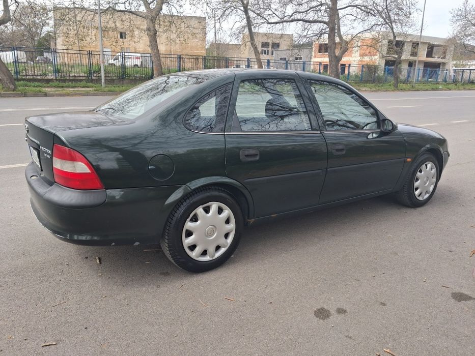 Продавам Опел Вектра