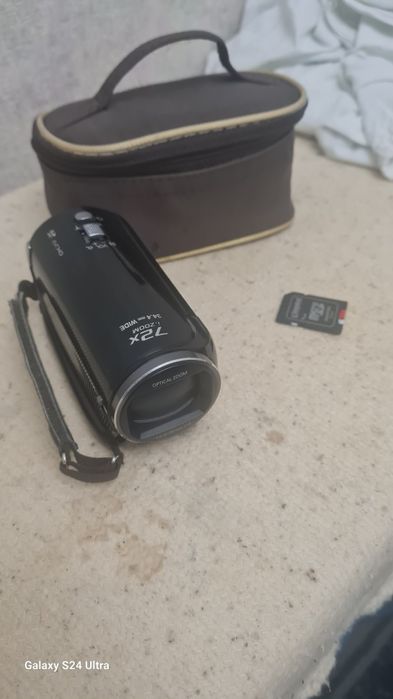 Видеокамера с ультра зумом