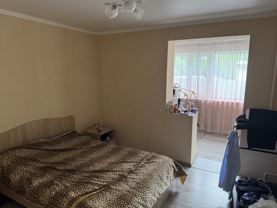 Продам трехкомнатную квартиру