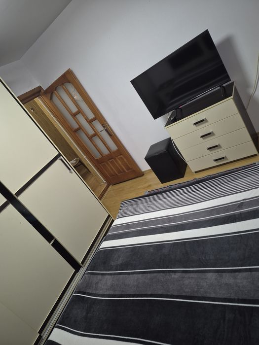 Închiriez ap.2 camere decomandate