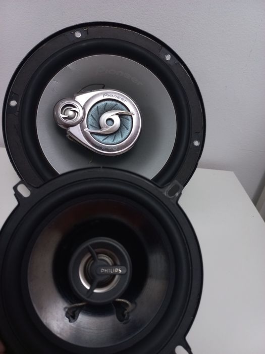 Vand boxe Pioneer și philips prețul negociabil