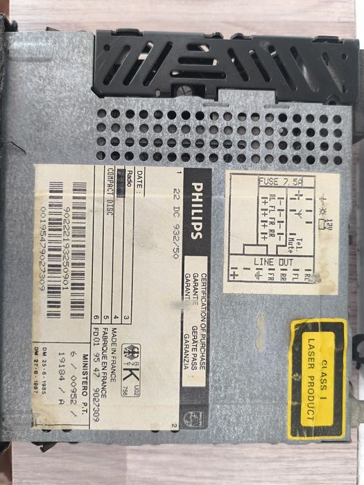 Продам штатную автомагнитолу Philips
