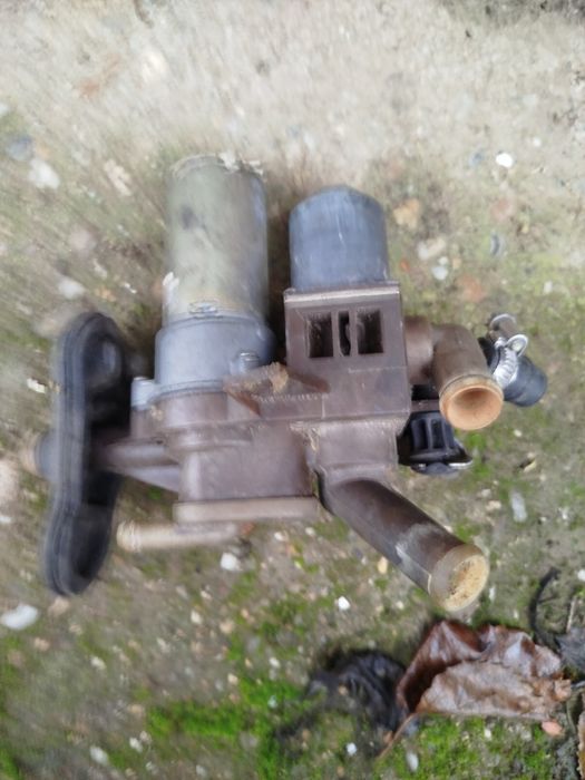 Клапан за парното на Мерцедес 124