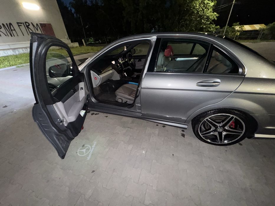 Mercedes w204 amg edition 2008г. C220