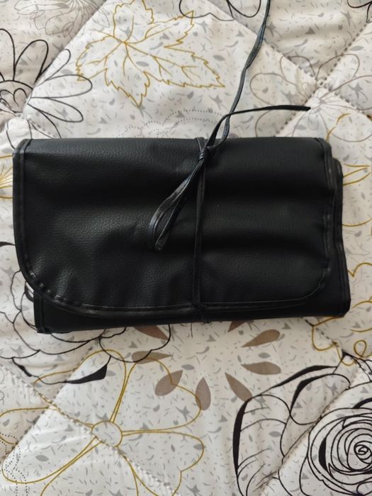 Комплект четки за грим 32 бр. + лепещи нокти 216 бр.