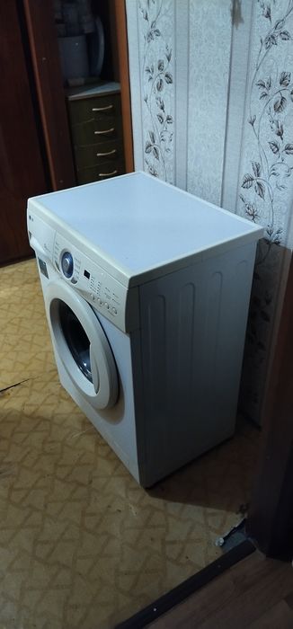 Машинка стиральная