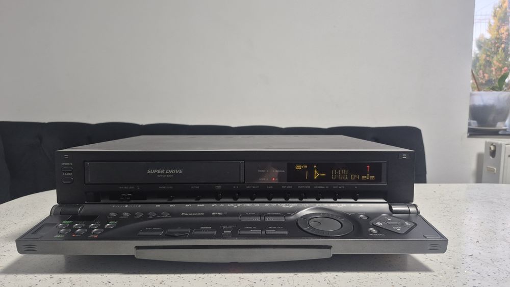 Video recorder SVHS Panasonic NV-HS1000EG