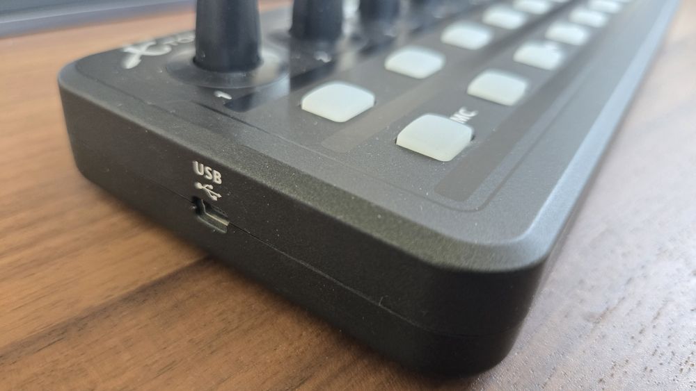 Controller MIDI (USB) Behringer Xtouch-mini