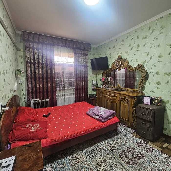 Шарк-1 томондан 2-хонали квартира сотилади