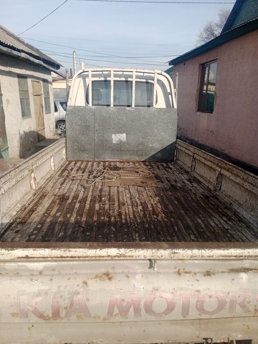 Вывоз мусора. Мусор шығару.