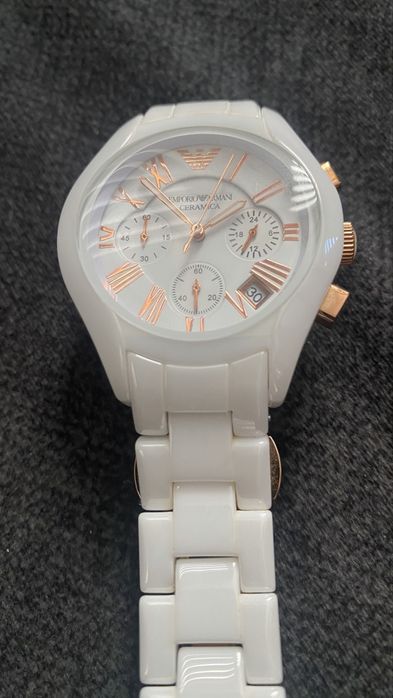 Часовник Armani бял